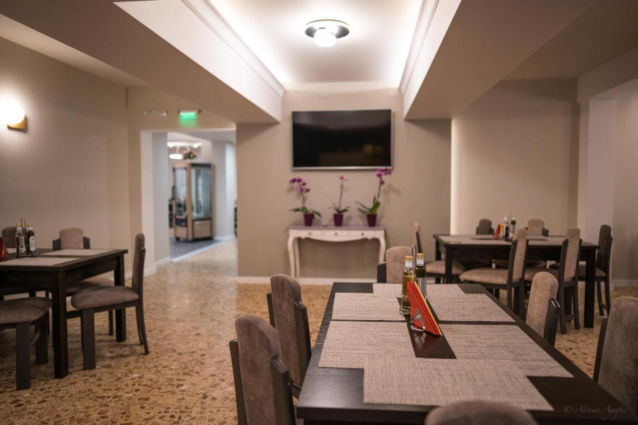 Hotel Hera เปรดัล ภายนอก รูปภาพ