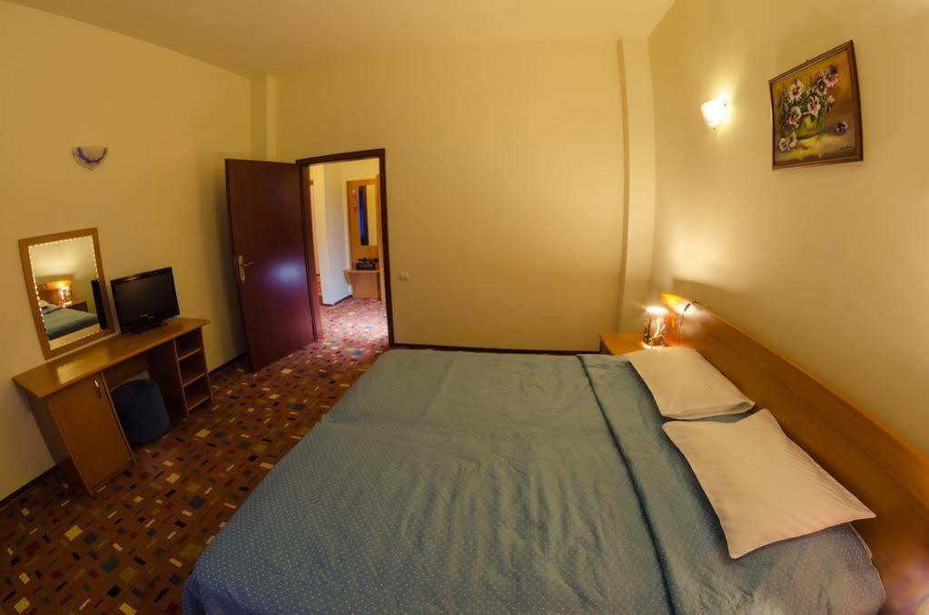Hotel Hera เปรดัล ภายนอก รูปภาพ